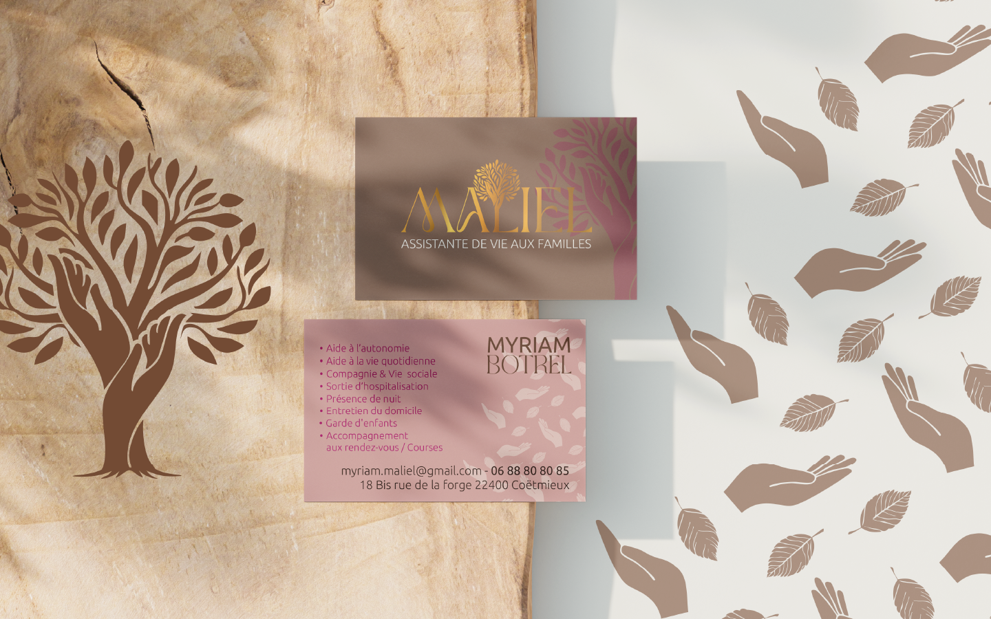 Identité graphique pour une assistante à la personne située à Coëtmieux, bretagne france l'image représente les cartes de visite présenter dans l'esprit de l'image de marque