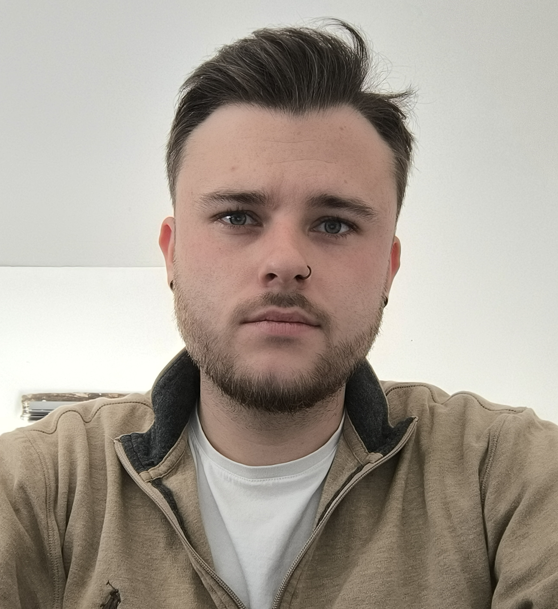 Romain, fondateur d'Idenvia agence web et graphiste dans le Tarn